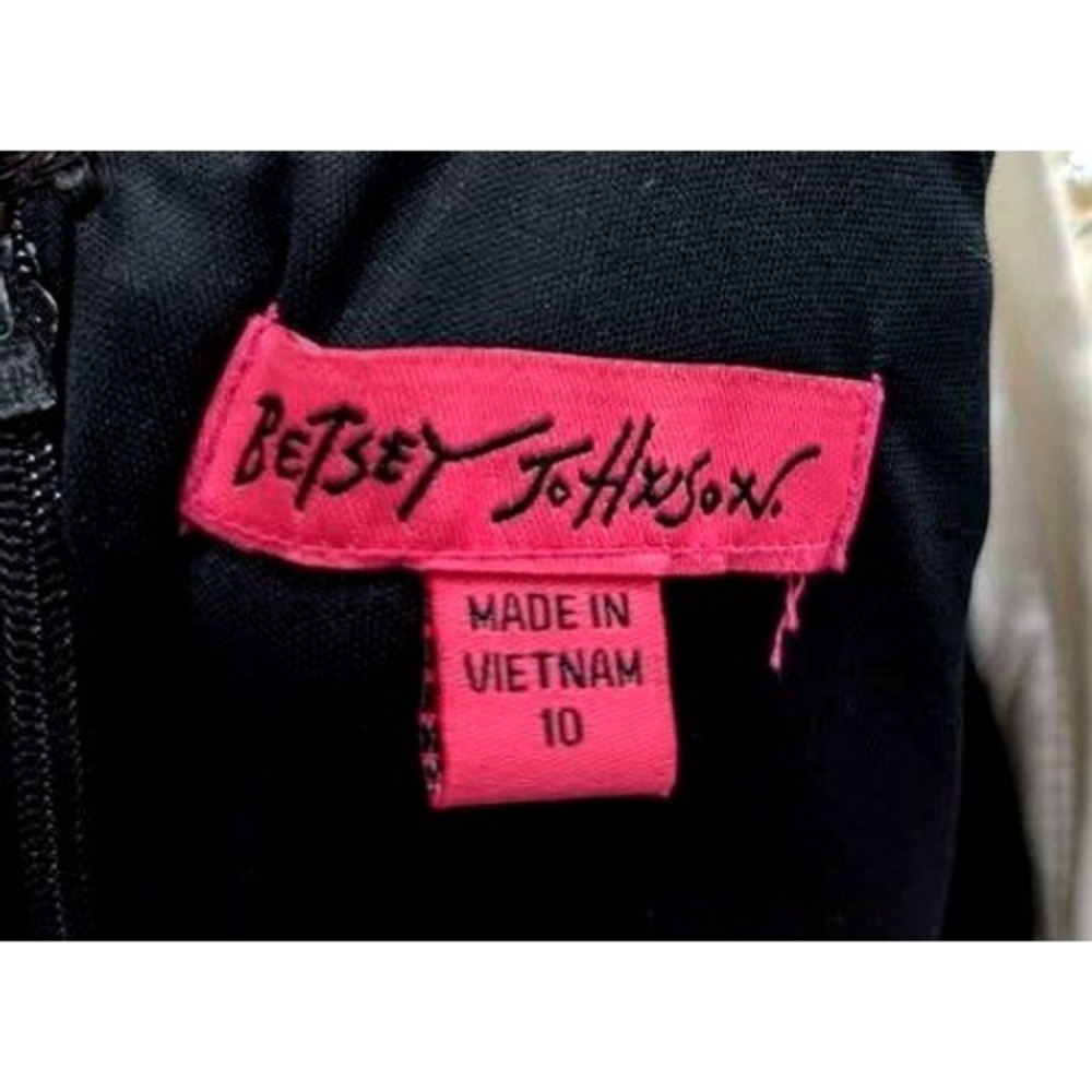 Betsey Johnson~Black Knit Fit-&-Flare Dress ~ Pearl Collar/Zip Up Back ~ Size 10 - Picture 7 of 10